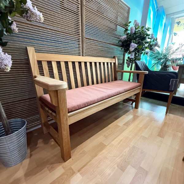 barlow-tyrie-showroom-images (12)